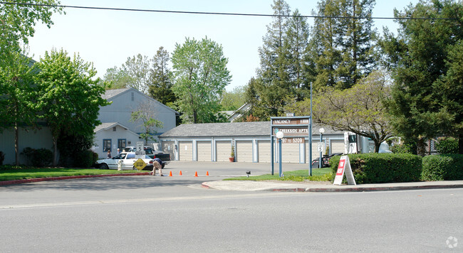 Primary Photo - Creekside Apartments