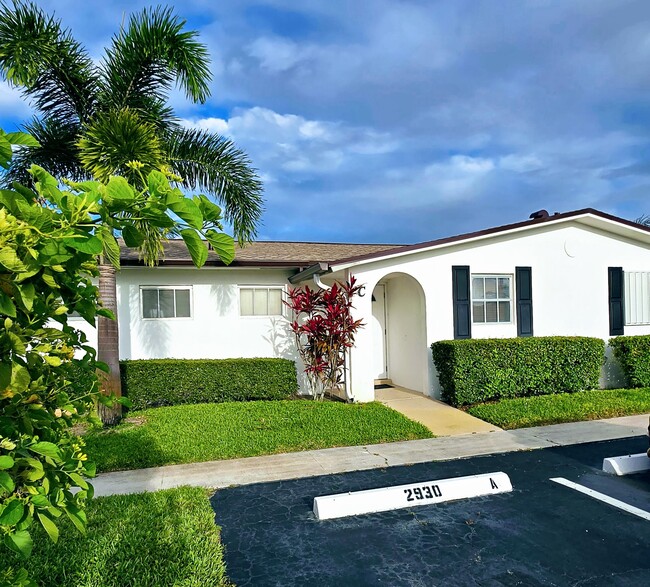 Primary Photo - 2930 Crosley Dr E