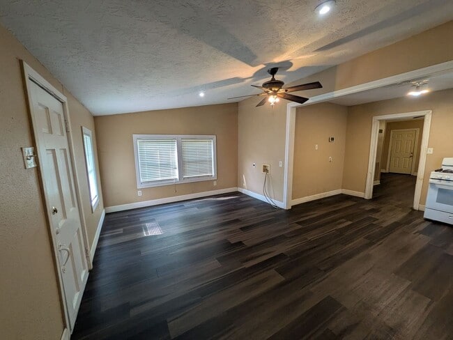 Building Photo - 2695 Goliad St