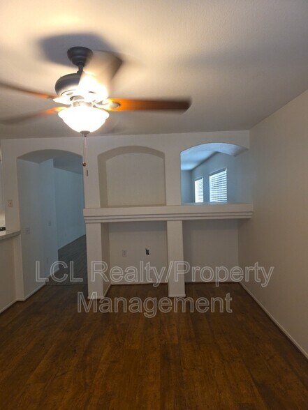 Building Photo - 26807 Mountain Glen Dr
