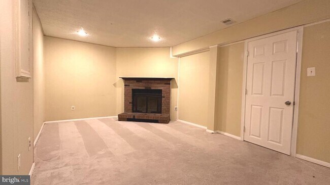 Building Photo - 13566 Bentley Cir