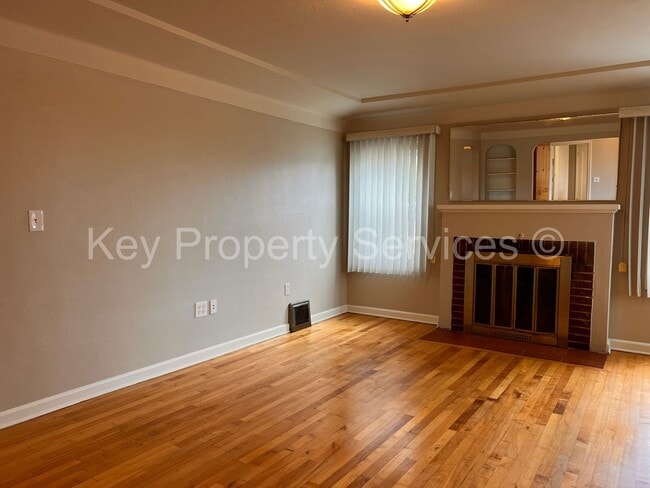Building Photo - Charming Two Bedroom House near Downtown V...