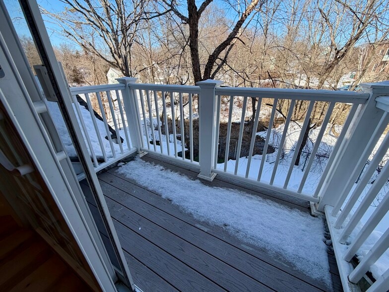 Building Photo - 29 Maple St