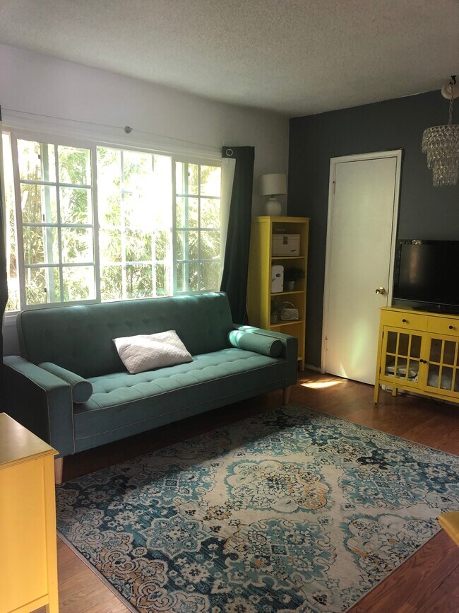 Building Photo - 3813 Vinton Ave