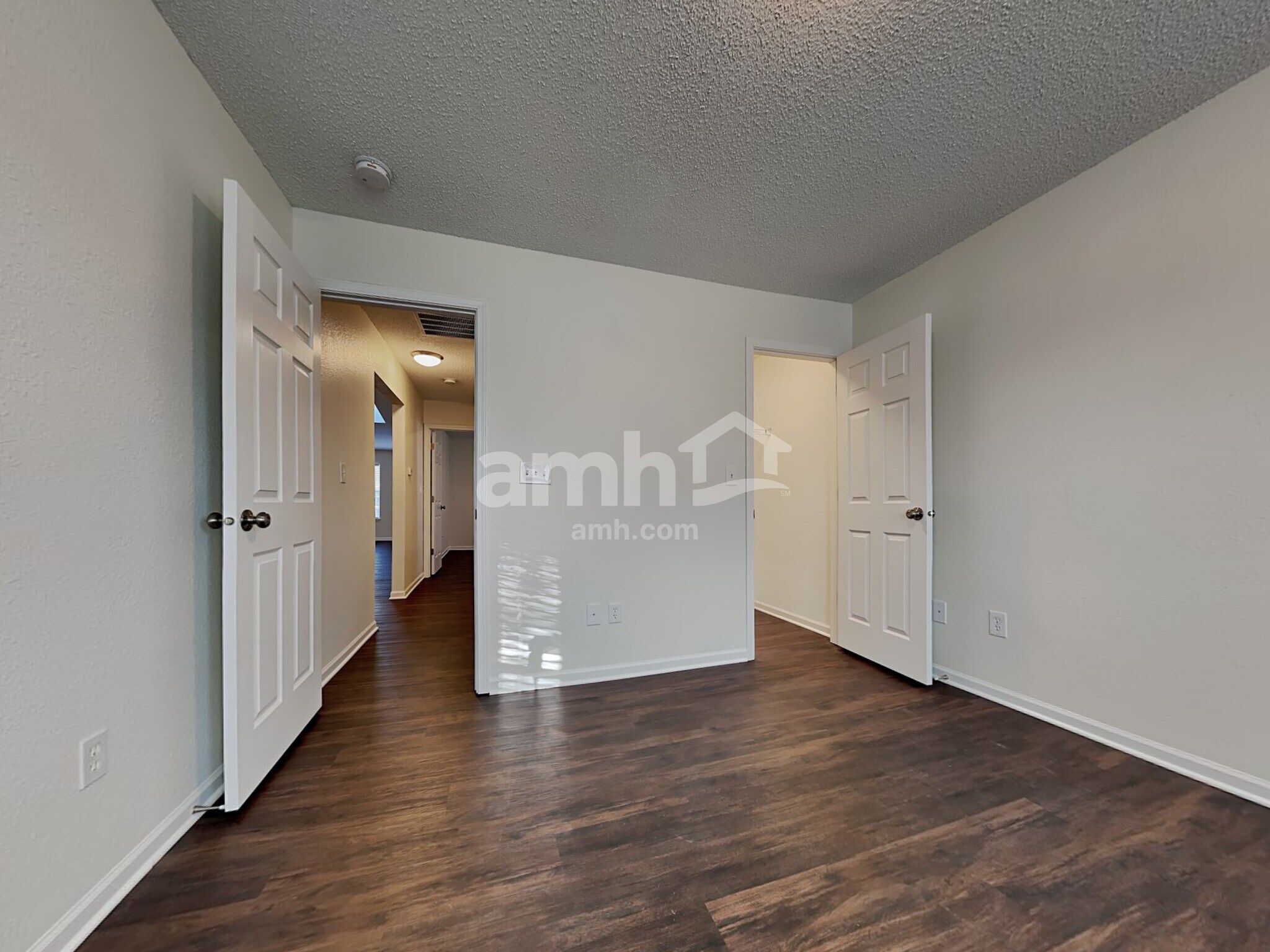 Building Photo - 15522 Dry Creek Rd