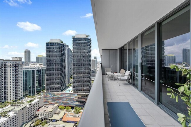 Building Photo - 1000 Brickell Plaza