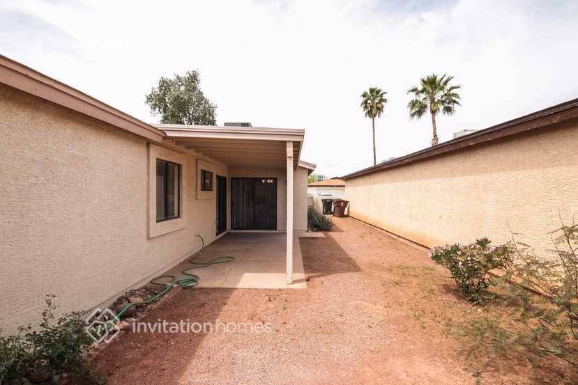 Building Photo - 11121 N 82nd Ln