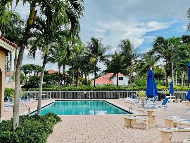 Building Photo - 6560 NW 114th Ave