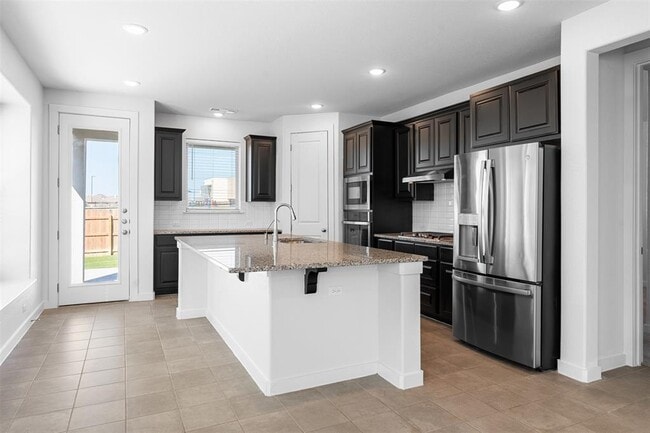 Building Photo - 121 Rangel Dr