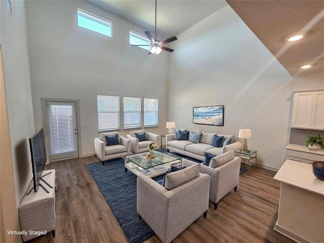 Building Photo - 13809 Mcarthur Dr