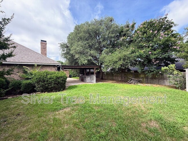 Building Photo - 7716 Pampas Dr