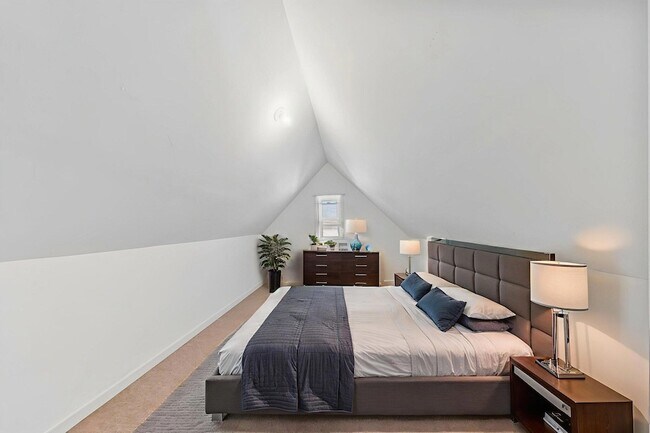 Building Photo - 820 Brown St