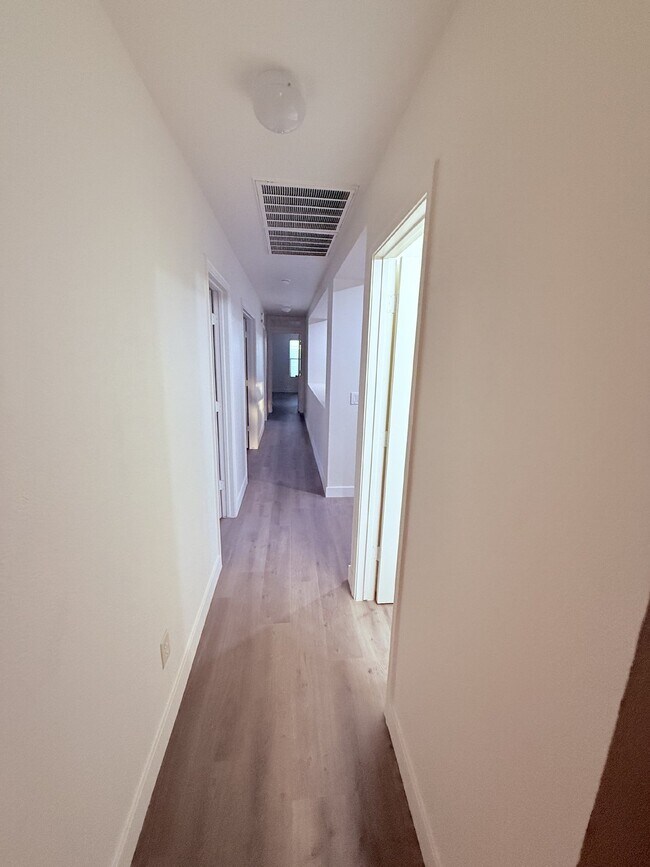 Building Photo - 26807 N 31st Dr