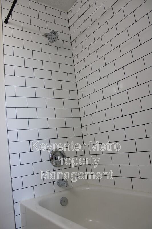 Building Photo - 6900 St Ignatius Dr
