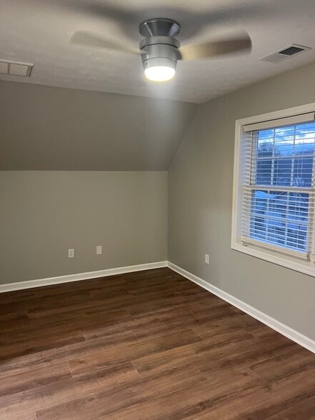 Building Photo - 635 D St