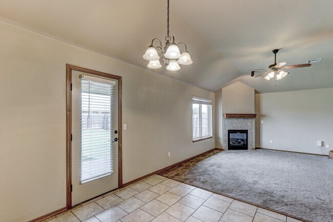 Building Photo - AVAILABLE 3-15-2020  FOR OCCUPANCY IN YUKON, MUSTANG SCHOOLS!