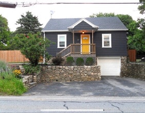 Building Photo - 173 Pleasant St