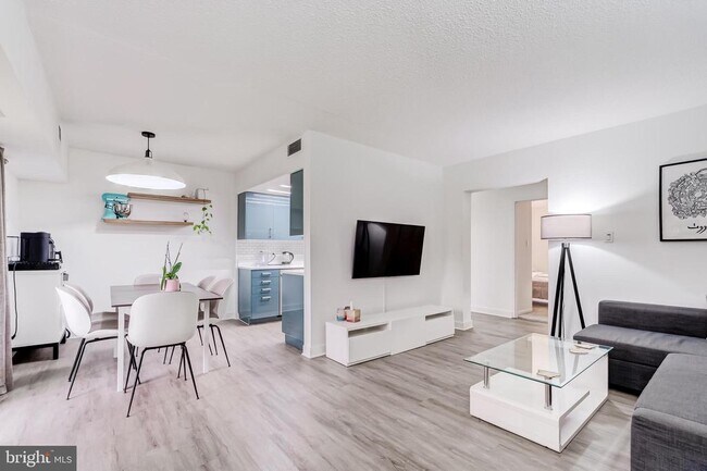 Building Photo - 11643 Stoneview Square