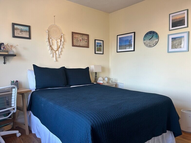 Building Photo - 1933 Commonwealth Ave