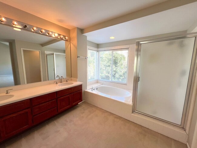 Building Photo - Large 4 bedroom home now available in Walnut