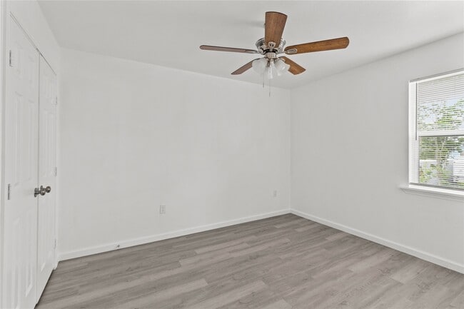 Building Photo - 316 20th St