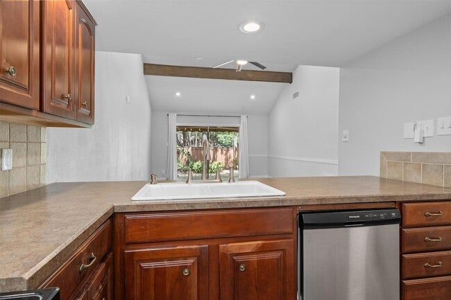 Building Photo - 8310 Summerwood Dr