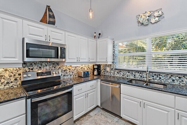 Building Photo - 4161 S US Hwy 1