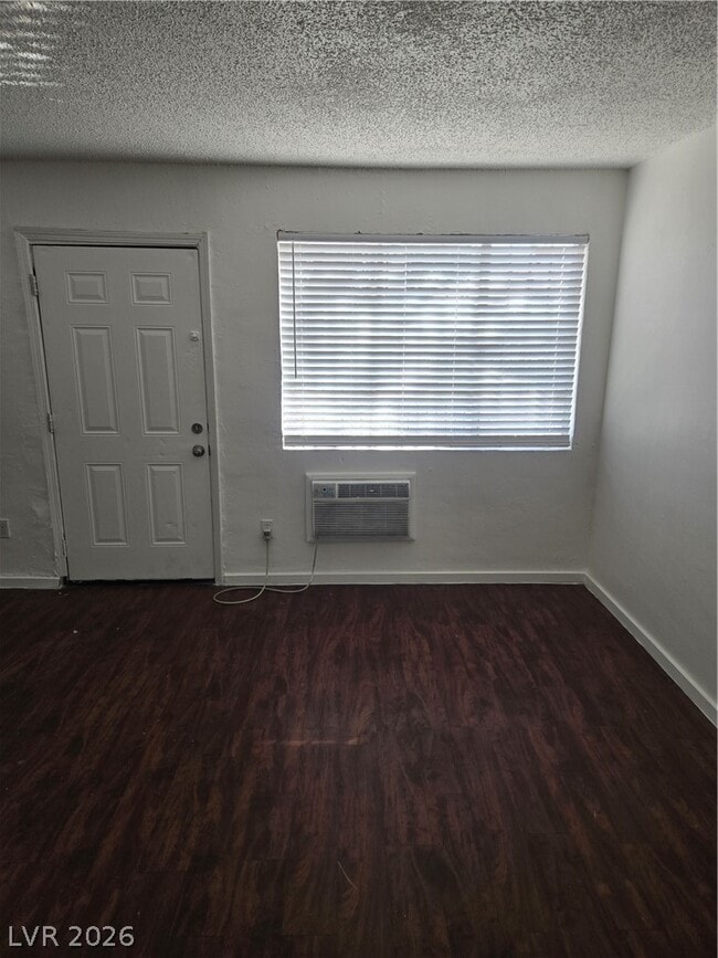 Building Photo - 708 Jackson Ave