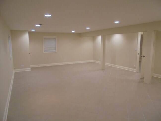 Building Photo - 1534 St Andrews Cir