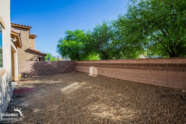 Building Photo - Charming 3Bdm 2.5Ba Home Nestled in a Gate...
