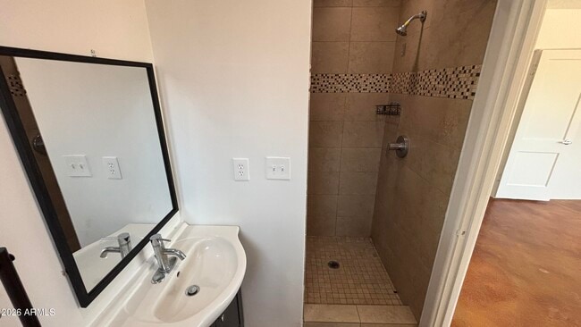 Building Photo - 5548 N 12th Ave