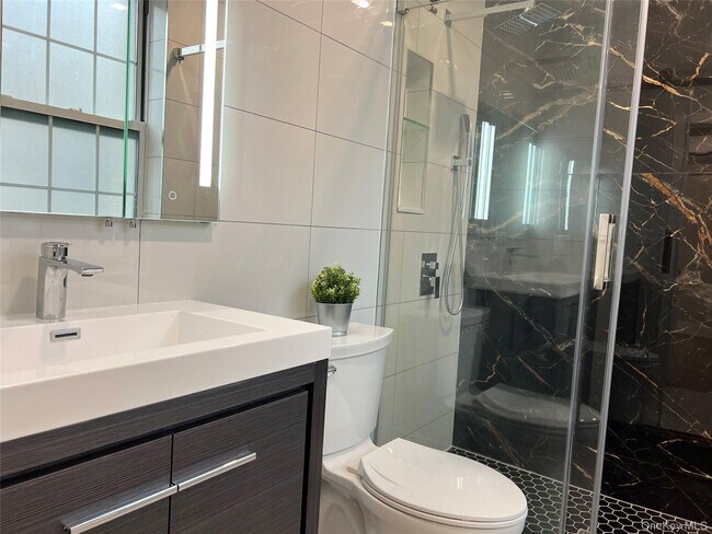 Building Photo - 89-21 69th Rd