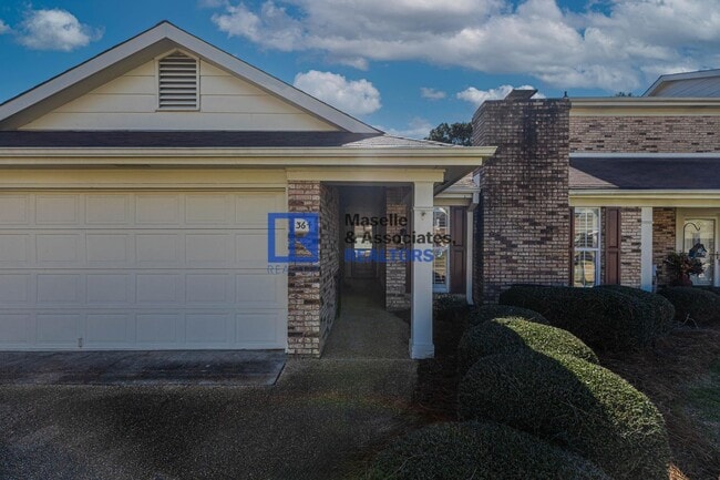 Building Photo - 2 Bed/2 Bath Townhouse in Brandon