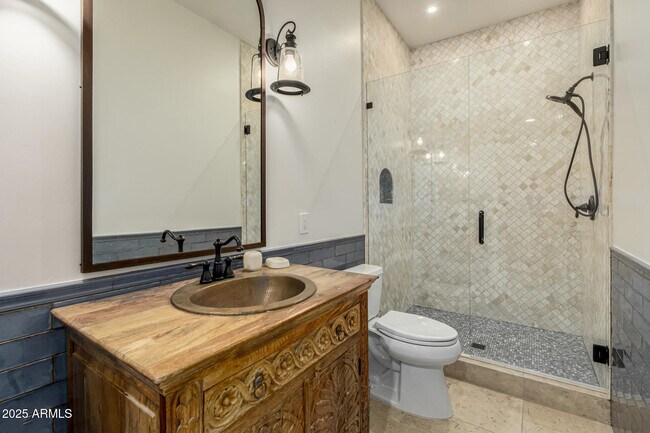 Building Photo - 7002 E Aster Dr