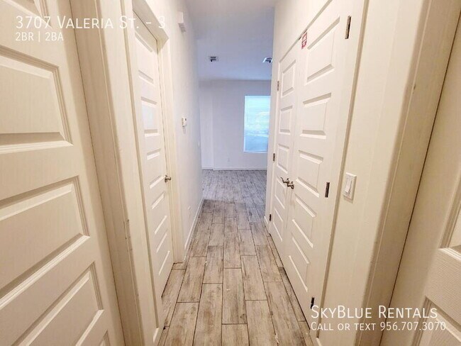 Building Photo - 3707 Valeria St