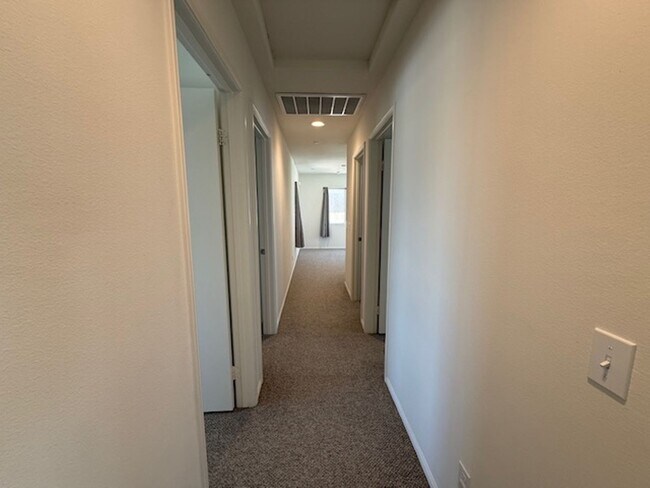 Building Photo - 2917 La Calle Audaz Ave