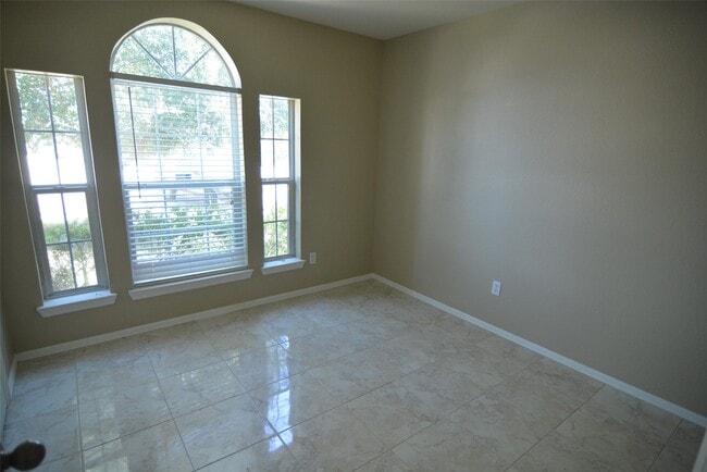 Building Photo - 16215 Willowford Ct