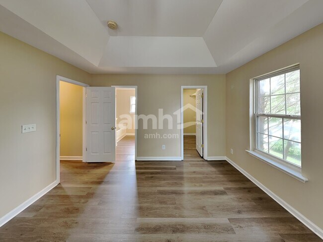 Building Photo - 169 Royalton Rd