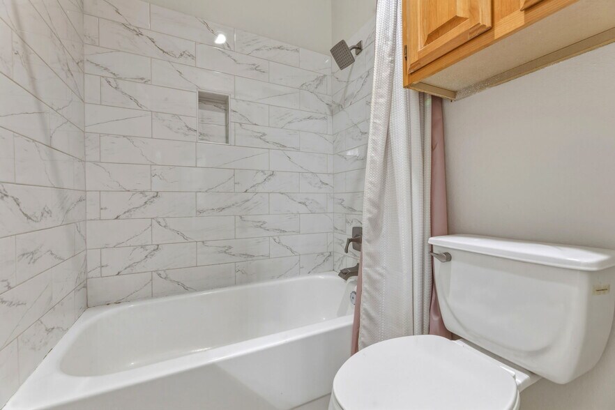 First bathroom - 3001 Cedar St