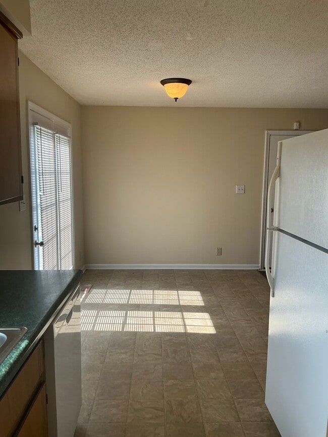 Building Photo - 910 Dolphin Ln
