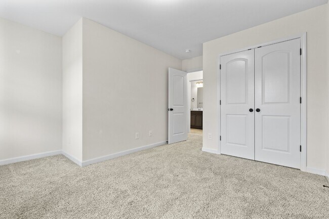 Building Photo - Evans Crossing