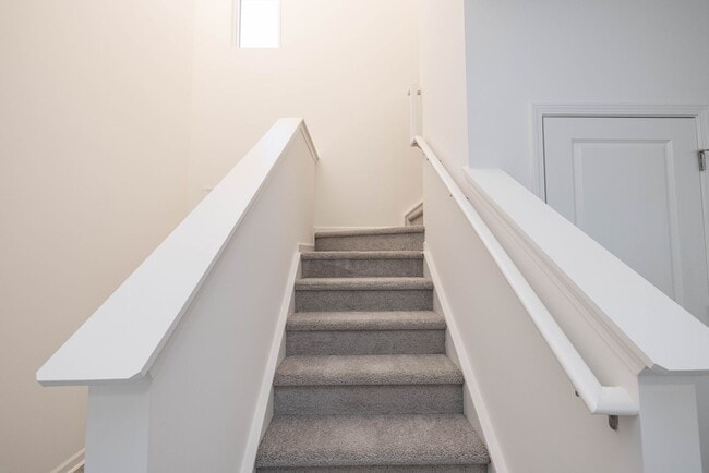 Building Photo - 3BD Townhome Convenient to Hwy 74/ Minutes to Bypass - MOVE IN READY