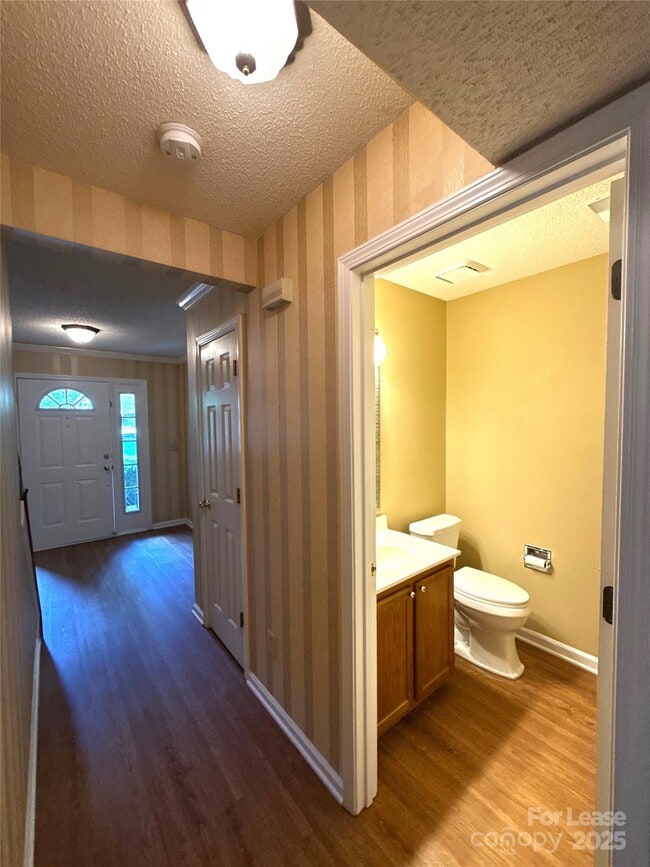 Building Photo - 12823 Diamond Dr