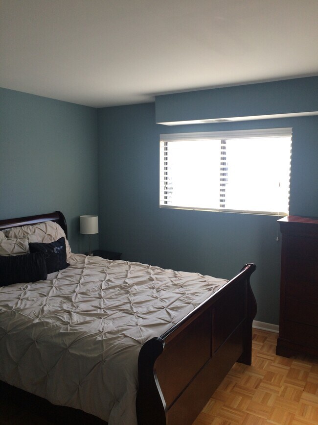 Building Photo - 6820 W Raven St