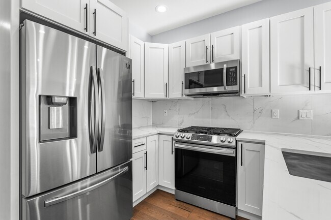 Building Photo - 3850 Washington St