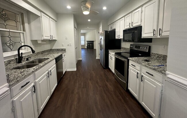 Building Photo - 224 Hanover Pl