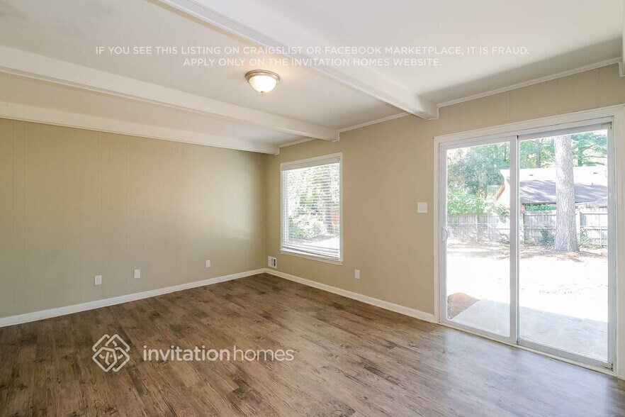 Building Photo - 3327 Salem E Dr SE