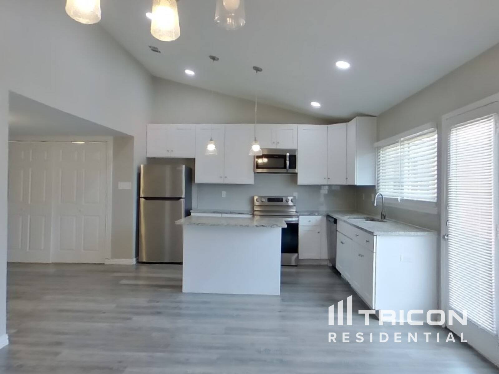 Building Photo - 496 Justice Dr