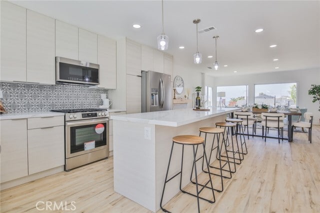 Building Photo - 204 Vía Colusa