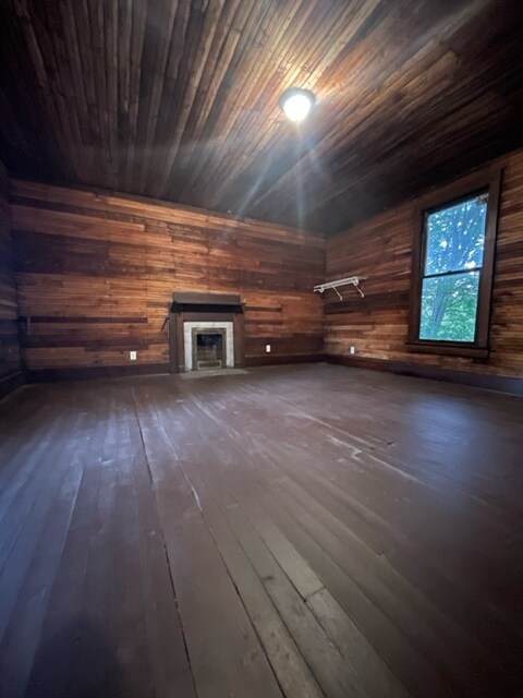 Building Photo - 136 S Main St